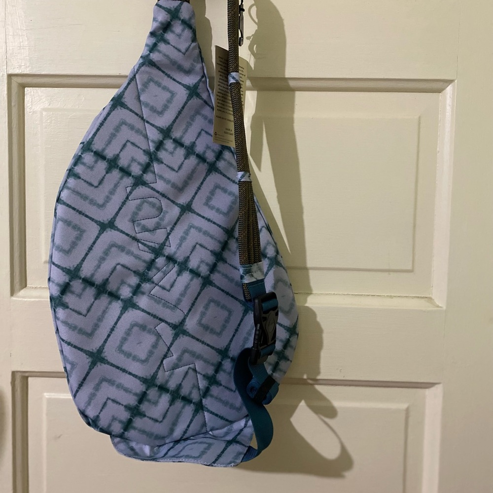 Sold New KAVU Rope Sling Bag Crossbody Backpack 🎒Ocean Dye color Multi NWT - Picture 9 of 11
